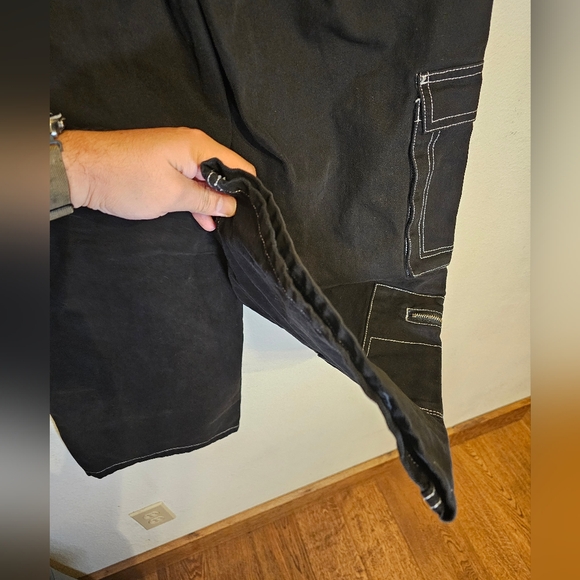 really baggy fashion nova jeans. - Picture 12 of 16